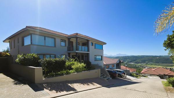 House For Sale in Groot Brakrivier Central, Groot Brakrivier